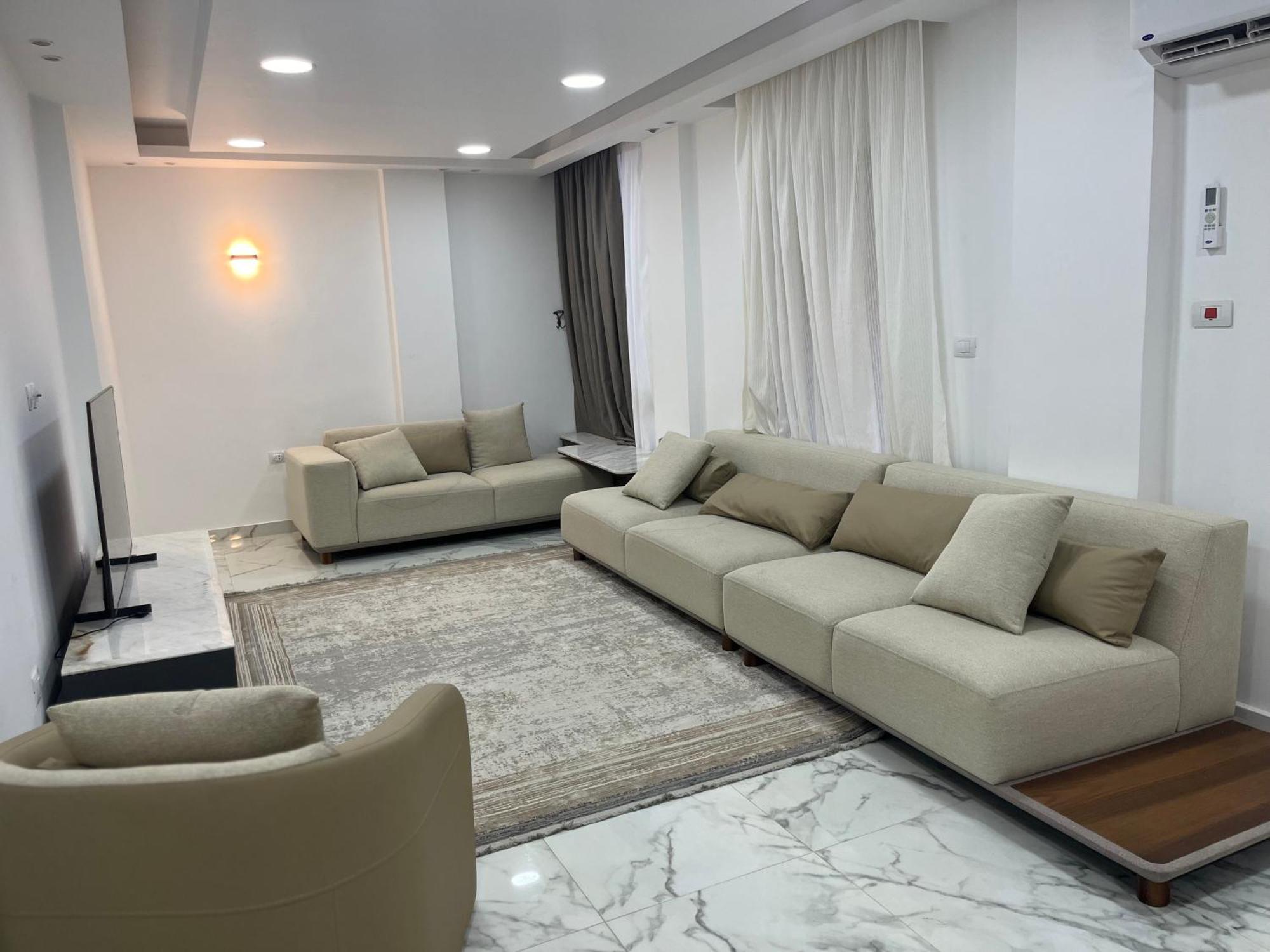 3 Bedroom Luxury Rehab Apartment *
